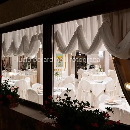 Отель Edelweiss Пескассероли