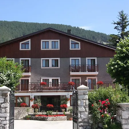 Edelweiss Отель Пескассероли